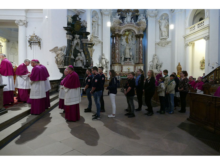 Abschlussvesper der Bischofskonferenz mit Austeilung des Bonifatiussegens (Foto: Karl-Franz Thiede)